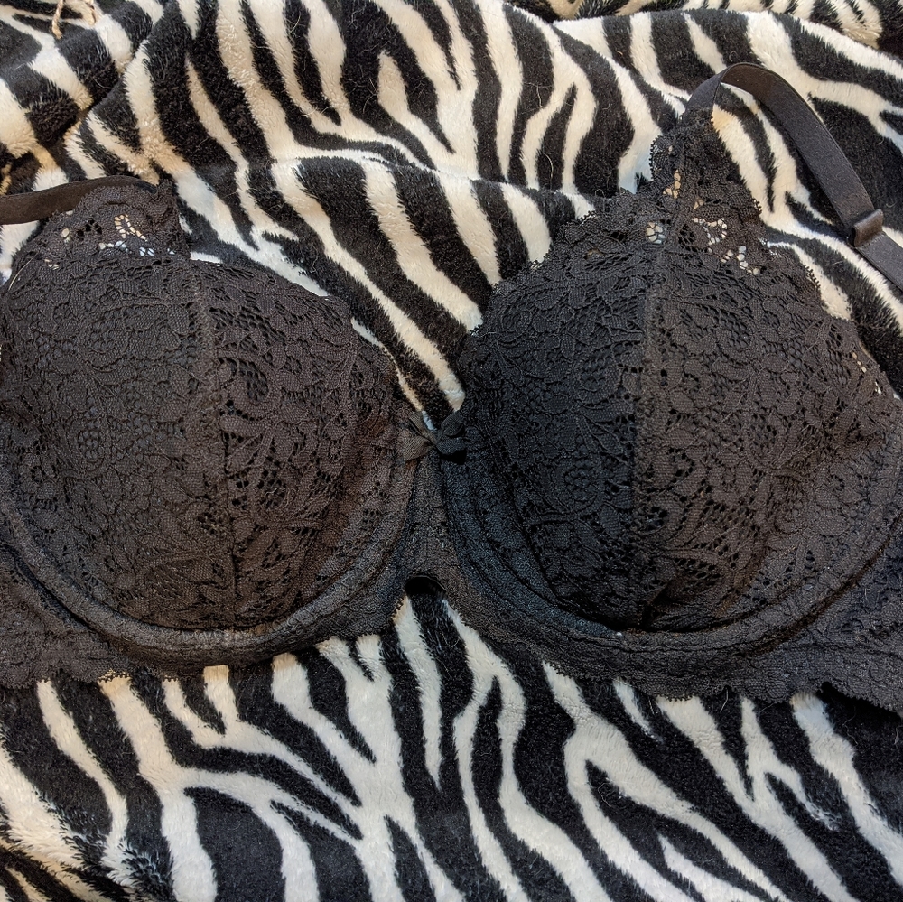 Victoria Secret 36DD never worn bra